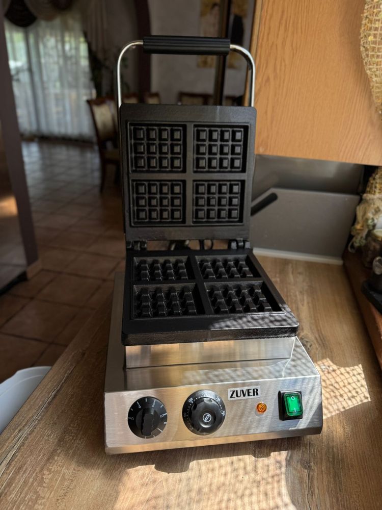 Вафельниця ZUVER Vier Quadrate 2000W квадратик 3х4