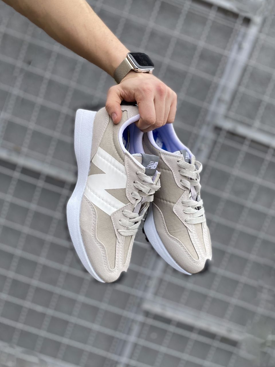 Зручні кросівки New Balance 327 Beige & White