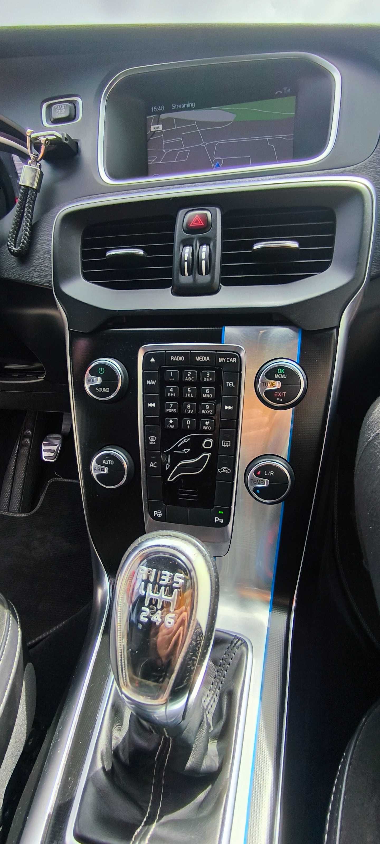 Volvo V40 R-Design