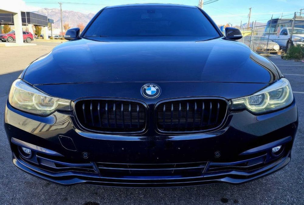 BMW 3 Series 330i      2018