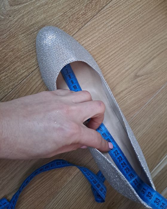 Женские нарядные блестящие туфли на каблуке