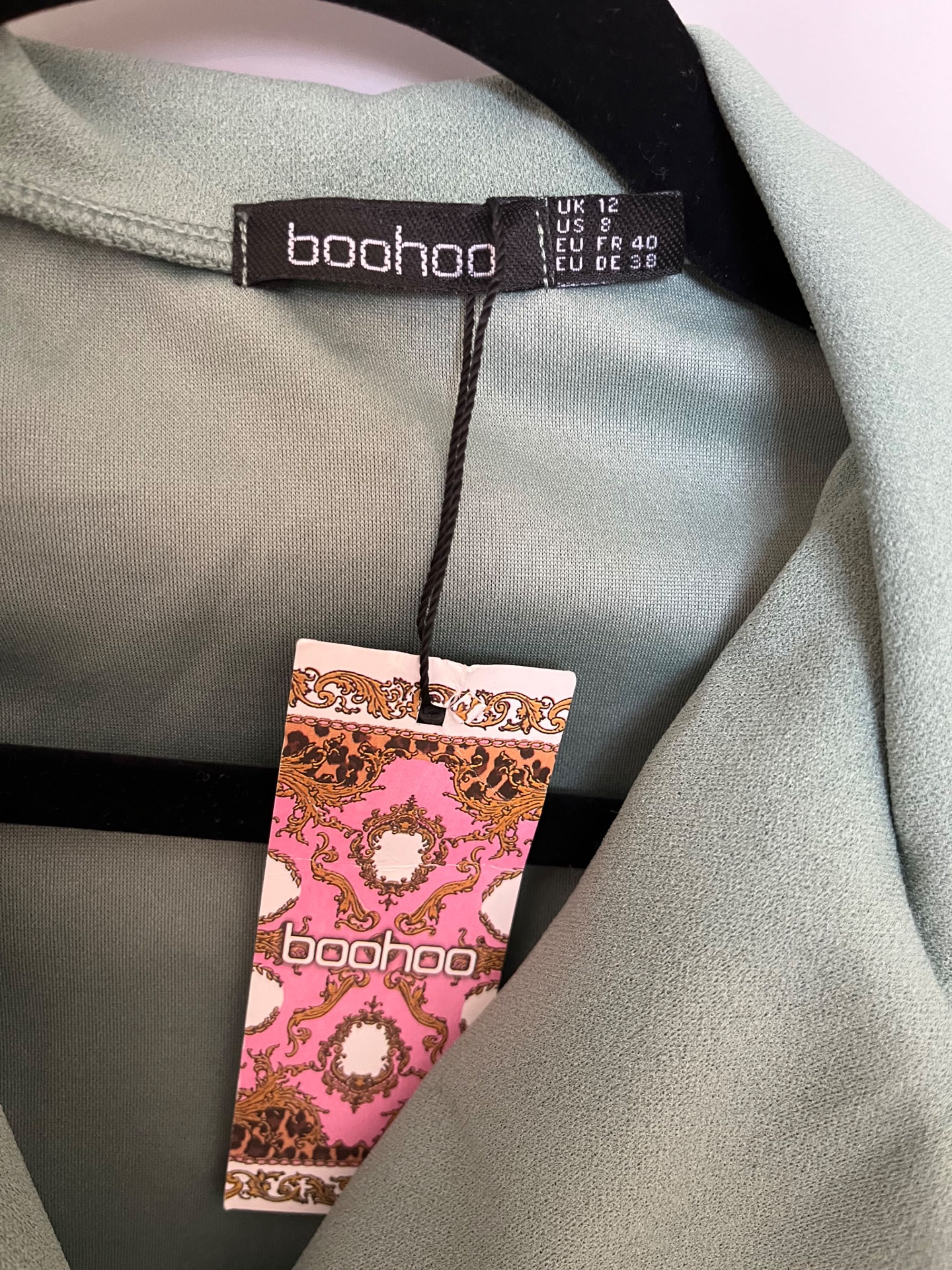 Сукня у фісташковому кольорі від Boohoo