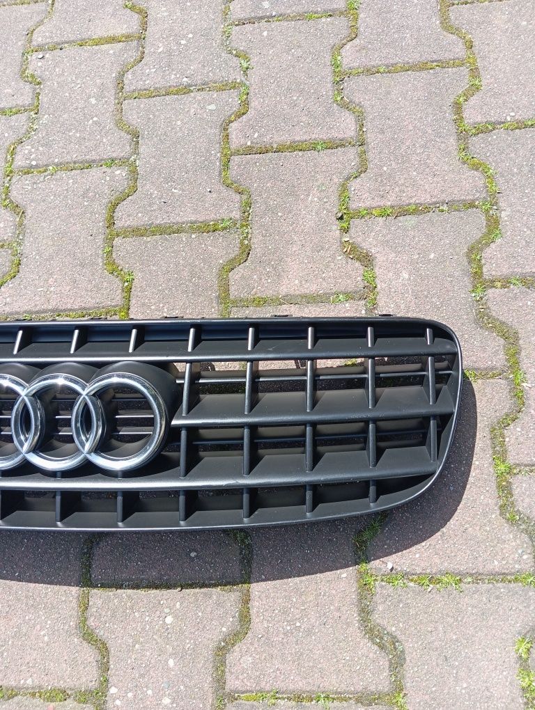 Grill atrapa audi TT 8N R32