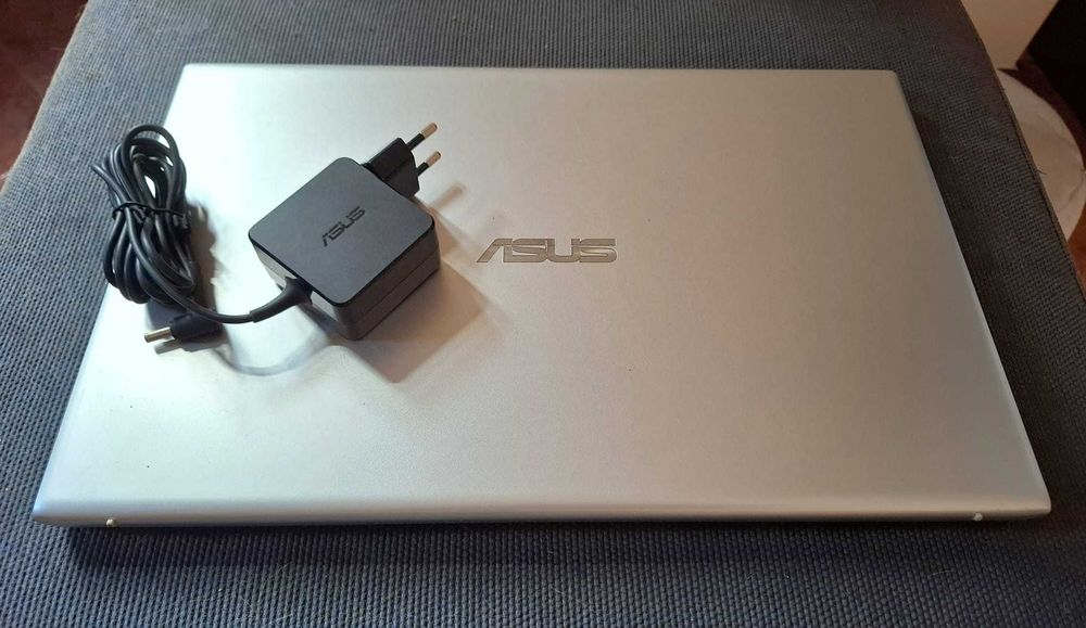 Portátil ASUS F512D excelente