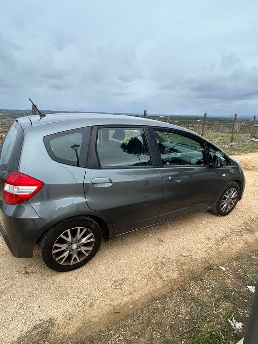 Honda Jazz, muito estimado, baixa kilometragem