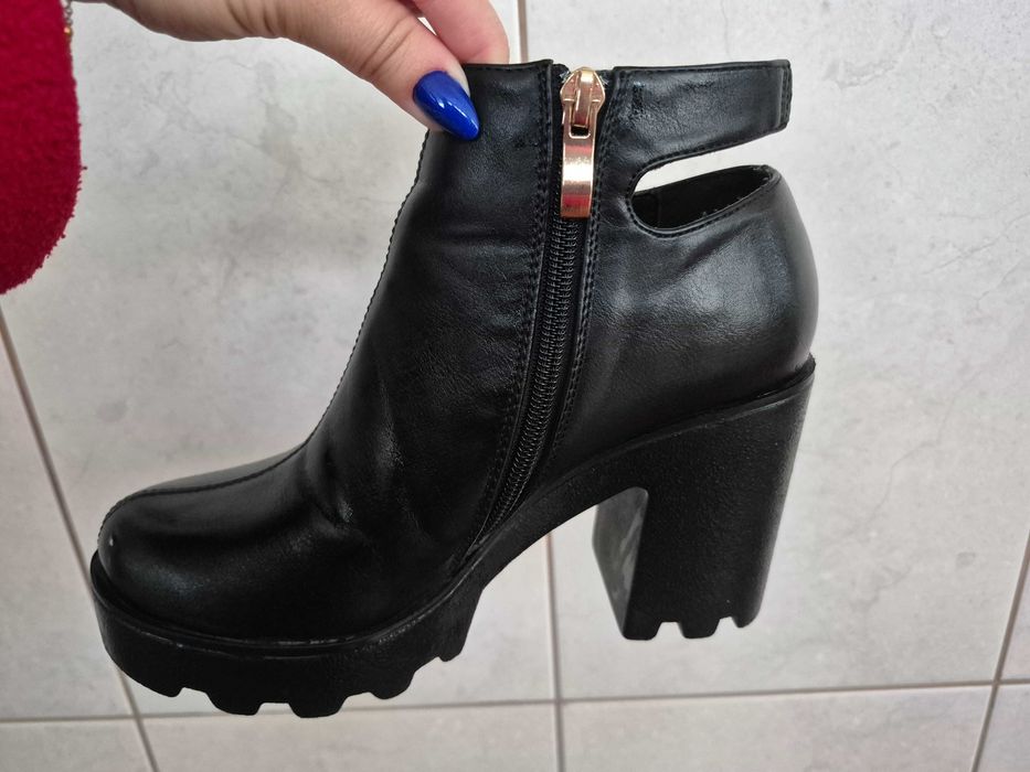 Botins pretos se