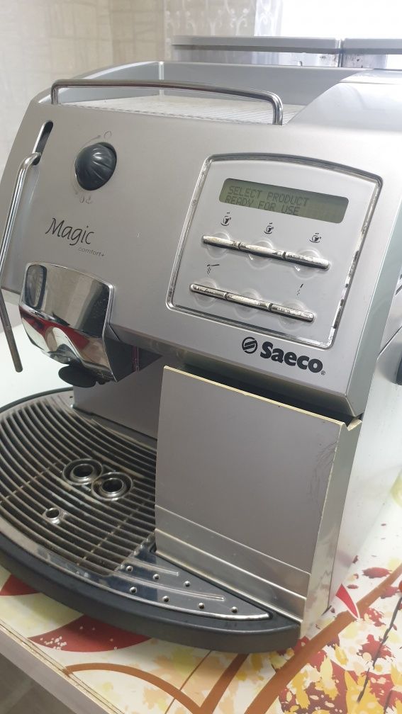 Кофемашина Saeco Megic comfort