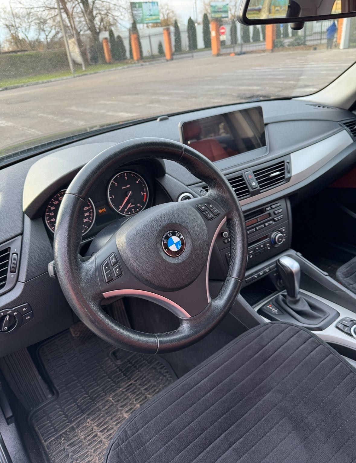 BMW X1, дизель 2 л.