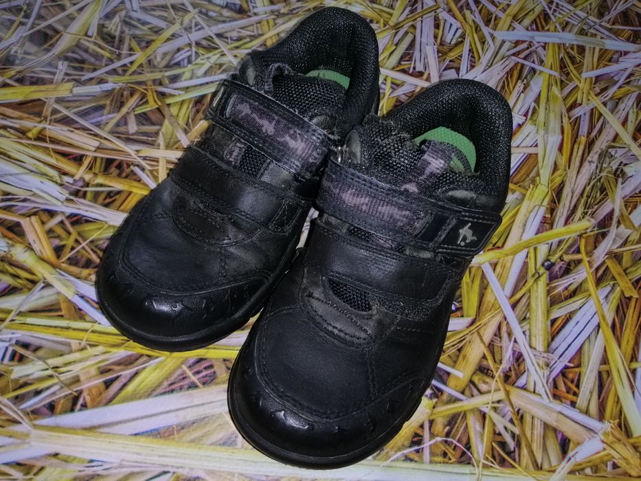 Кожаные кроссовки