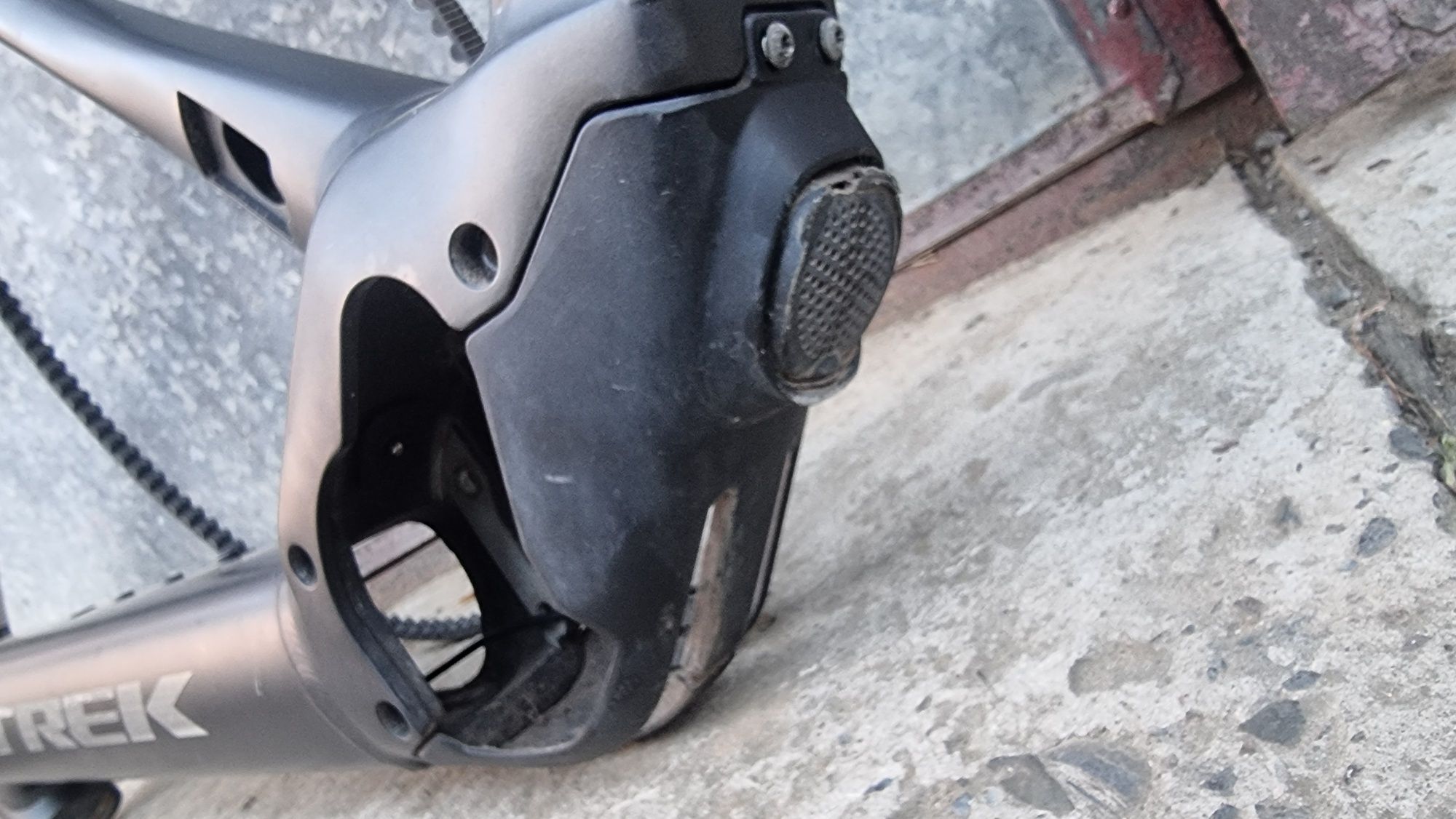 залишки e bike Trek allant +9s. 27.5. Рама М. Під bosch 
Ремінь і д
