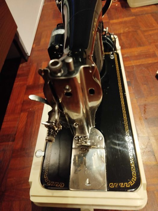 Máquina de costura ALFA, Modelo 20 [portátil], com manual instruções