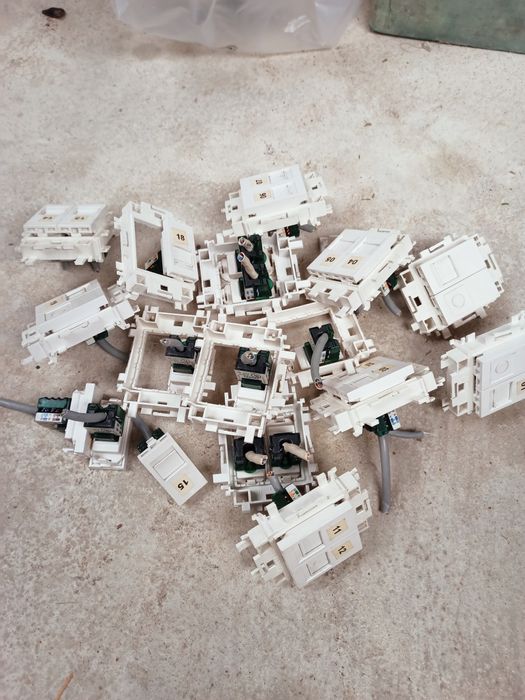Fichas elétricas, de rede e calhas