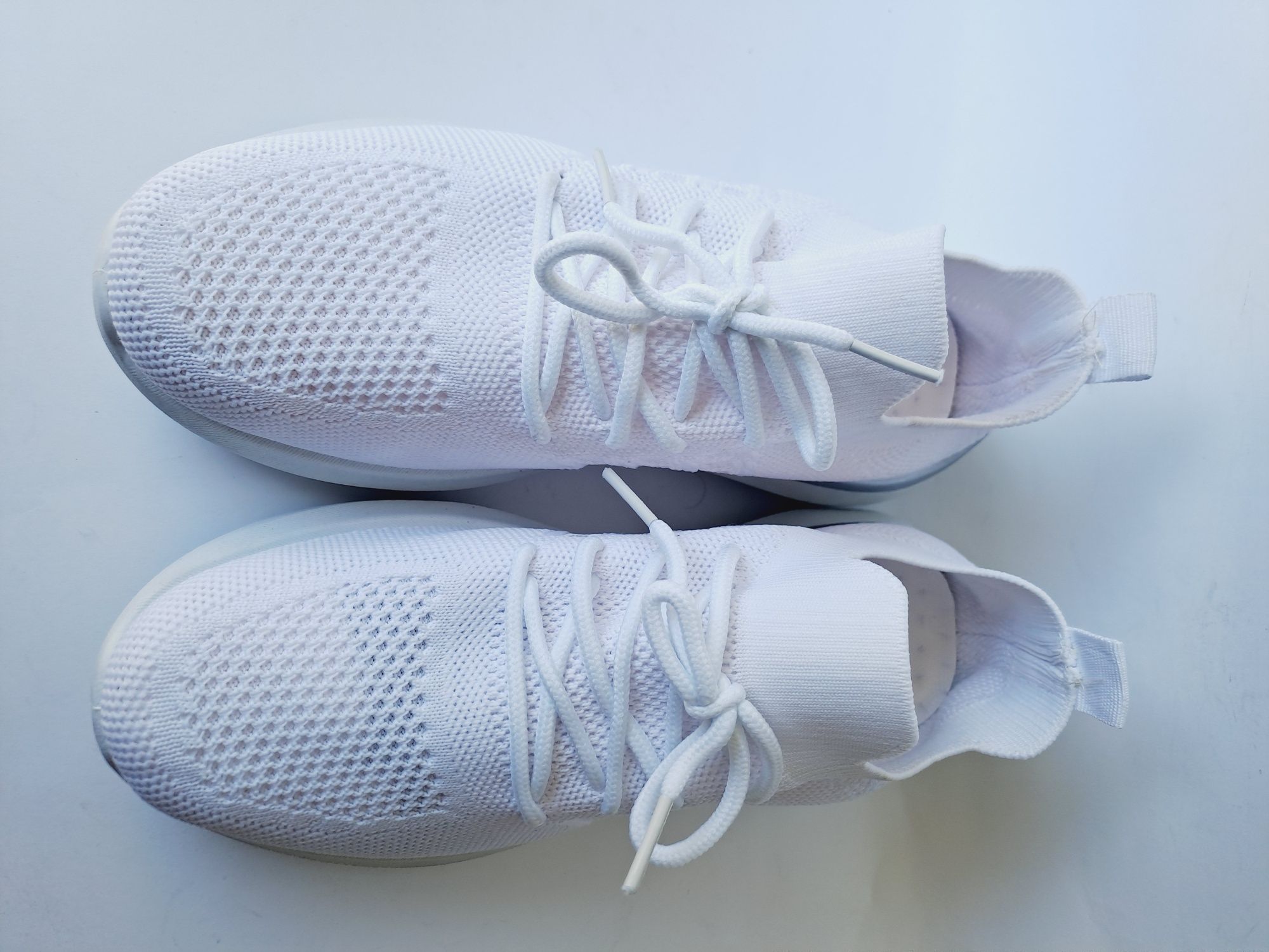 Buty sportowe, trampki, slip-on, białe wiązane 36,37,38,39