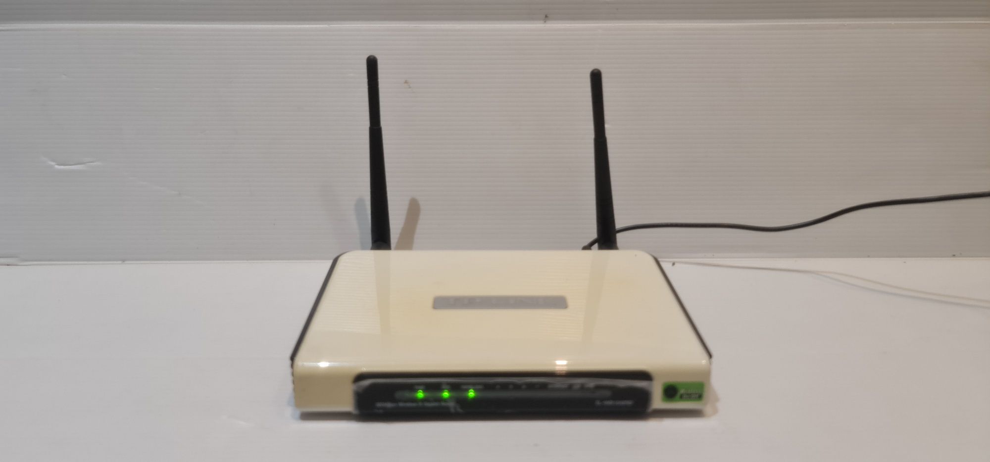 Роутер TP-Link TL-WR1042ND