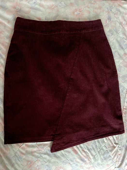 Продам спідницю Boohoo