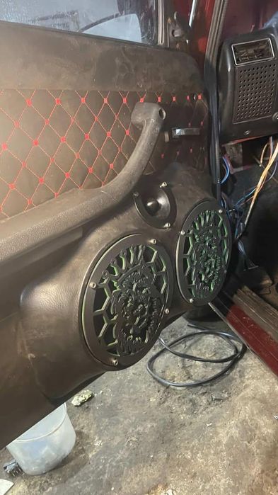 Автозвук, колонки, усилители, дестребютор,