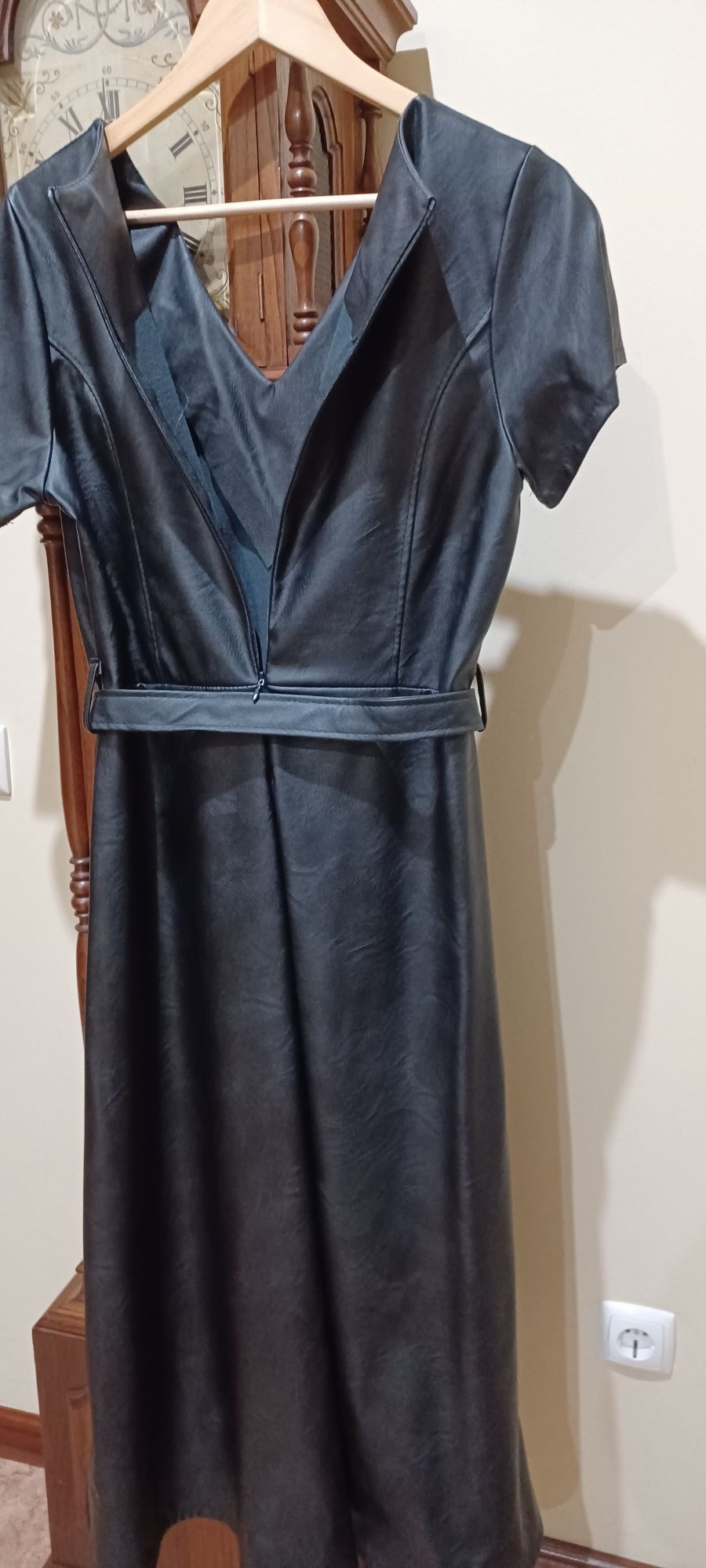 Vestido Novo ecopele muita qualidade tam M/L