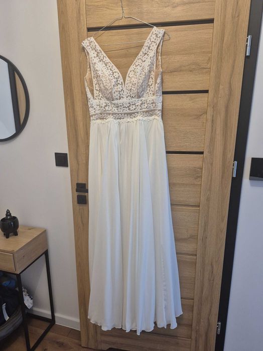 Suknia ślubna, koronka