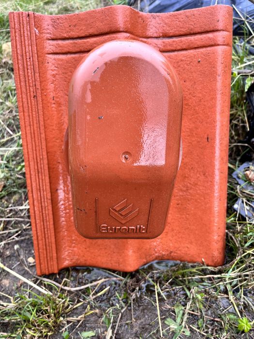 Euronit kominek wentylacyjny czerwony betonowy