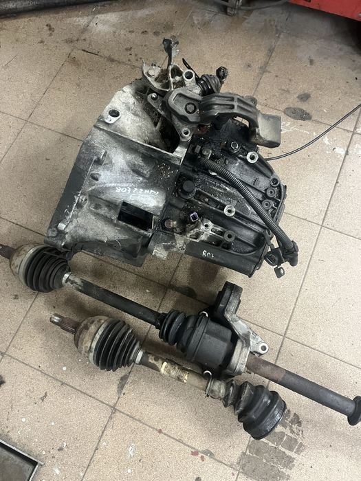 Peugeot 807 2.2 hdi 4HW,Citroen C8- skrzynia 6 biegów,półosie,części