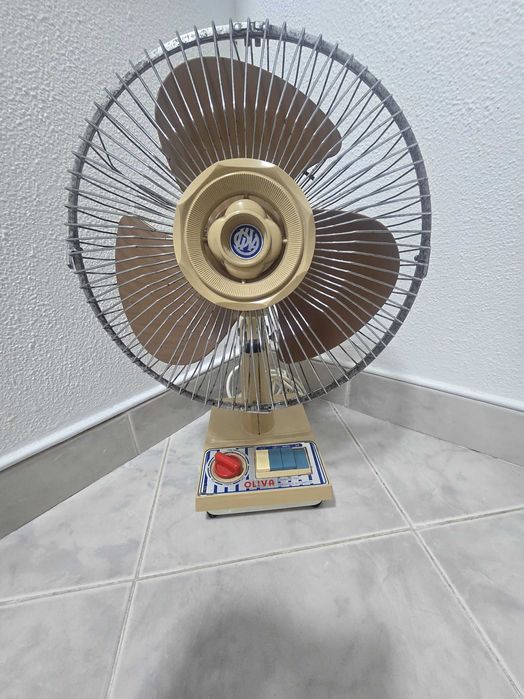 Ventoinha antiga vintage marca Oliva