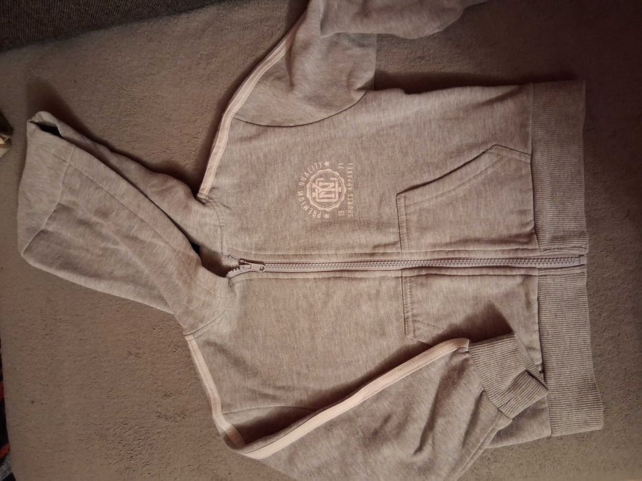 3 rozpinane bluzy z kapturem