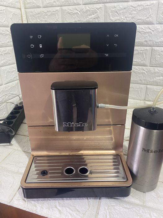 Кавомашина Miele CM 5500