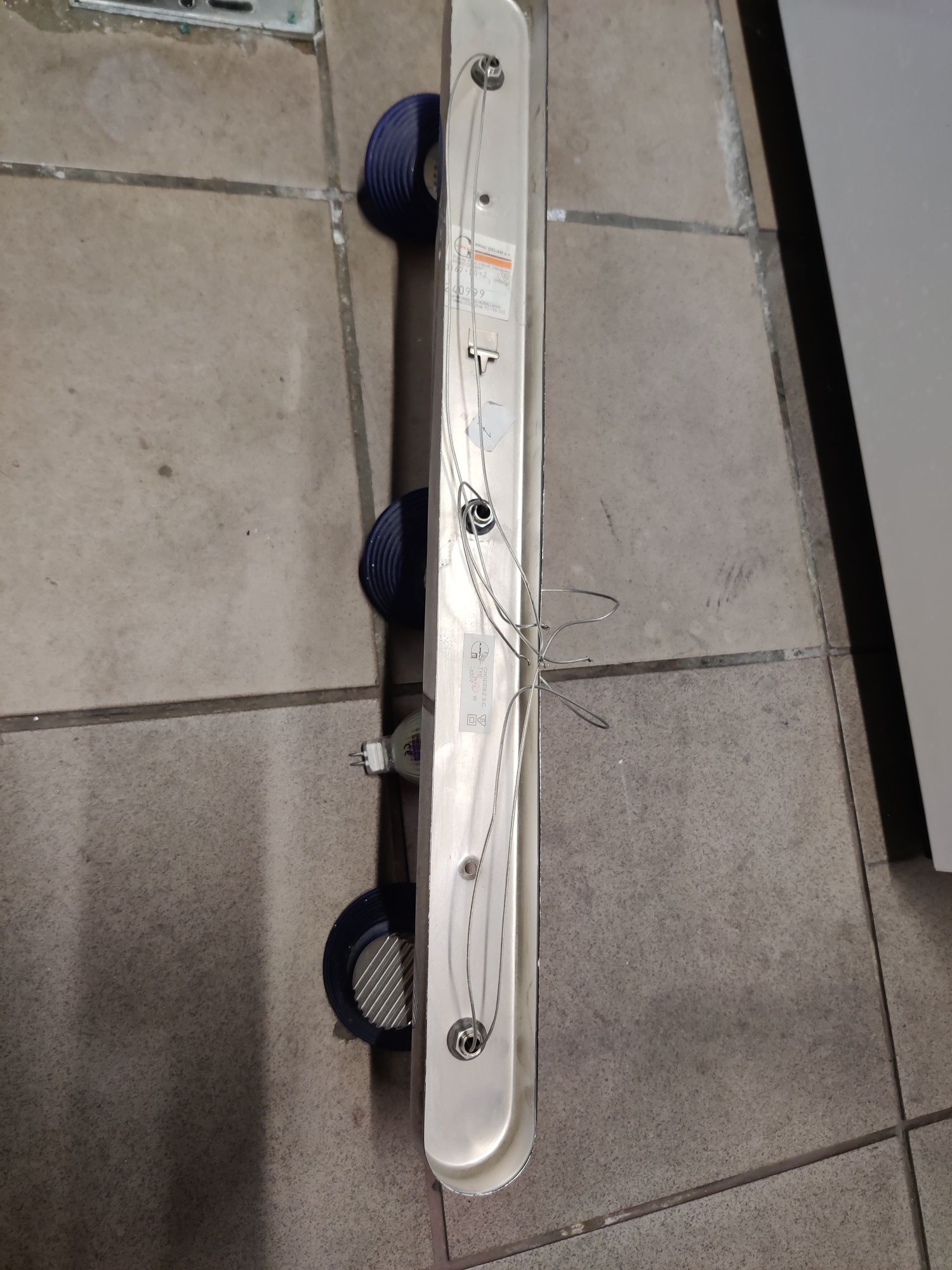 Lampa przy sufitowa trzy punkty