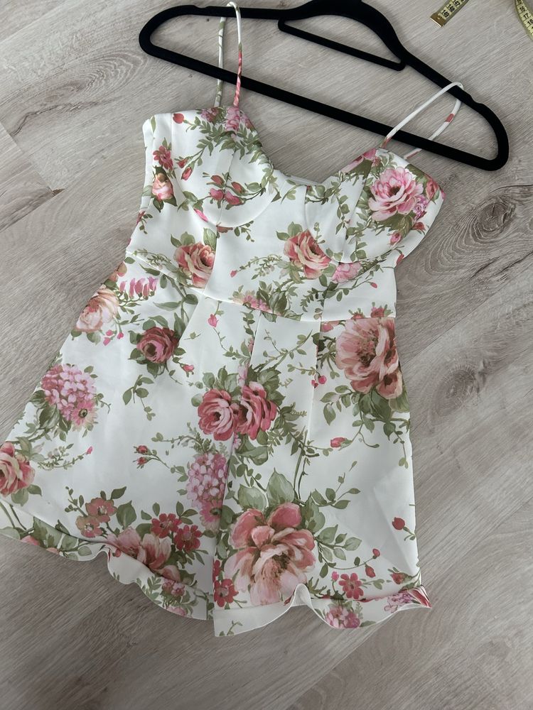 Nowy kombinezon krotki ASOS 36 S