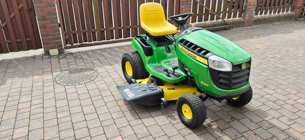 kosiarka traktorek john deere e140 jak nowy
