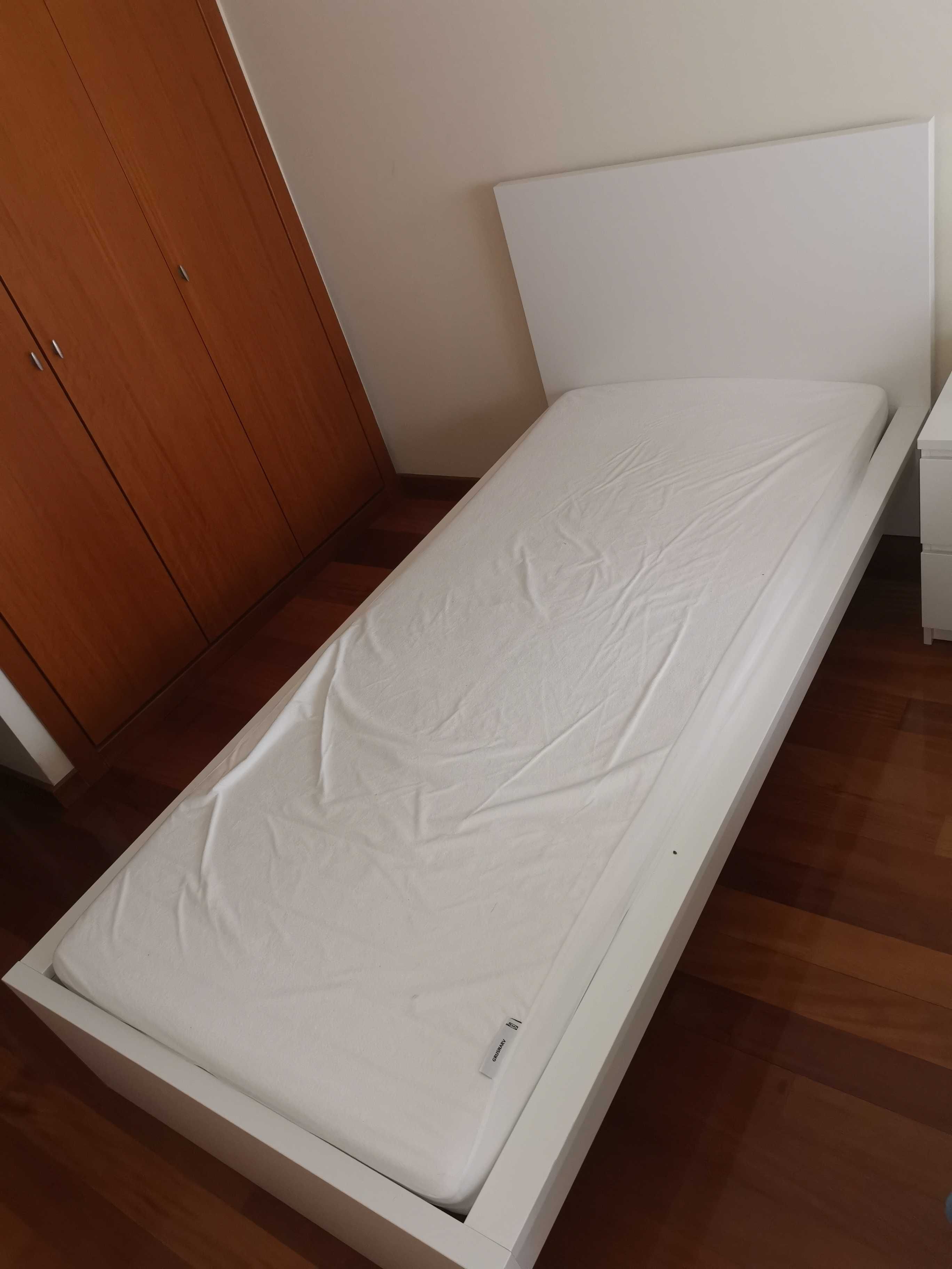 Cama de solteiro