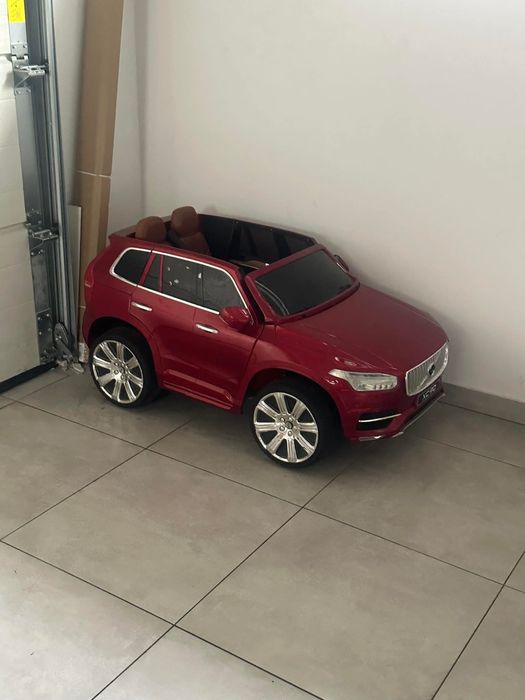Samochód Volvo akumulator