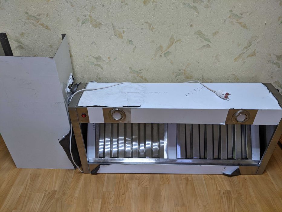 Зонт, вытяжка, пристенный вытяжной с жироуловителями