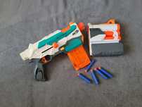 Нерф бластер тристрайк Nerf tri-strike moodulus зброя