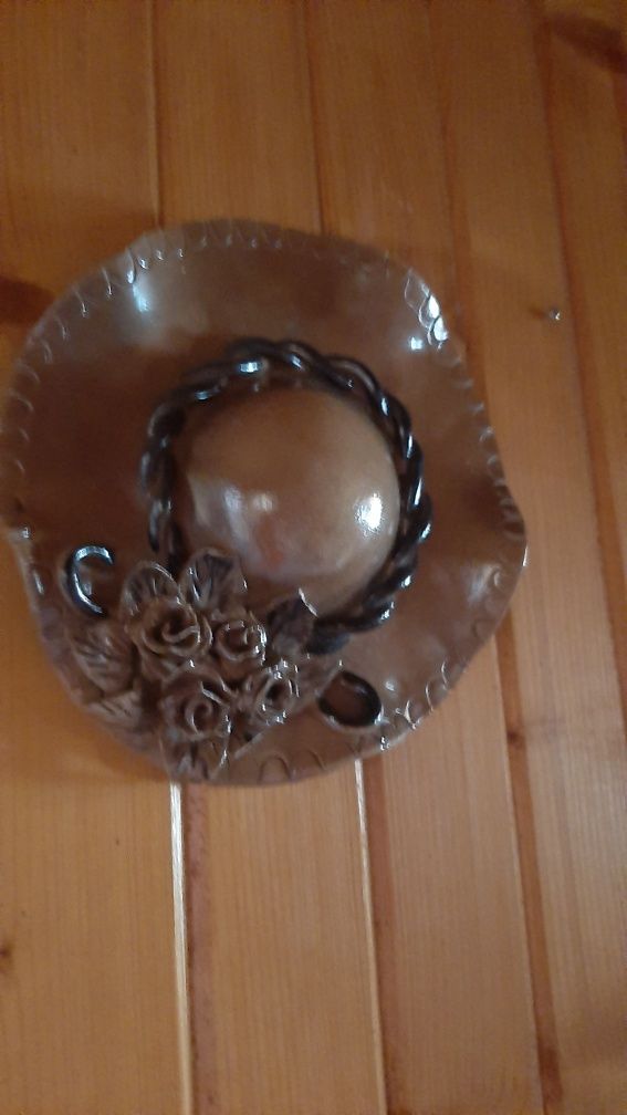 Zawieszka,obraz ceramiczny w kształcie kapelusza Handmade.