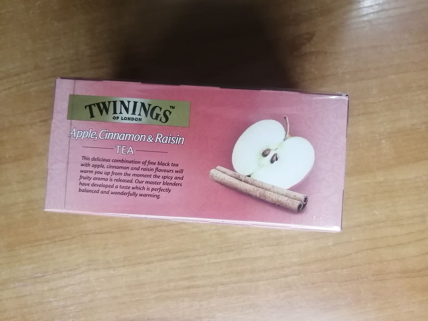 Чай английский Twinings 25 пакетиков, яблоко, корица, изюм