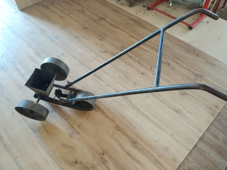 Саджалка сівалка сіялка городна ручна механічна