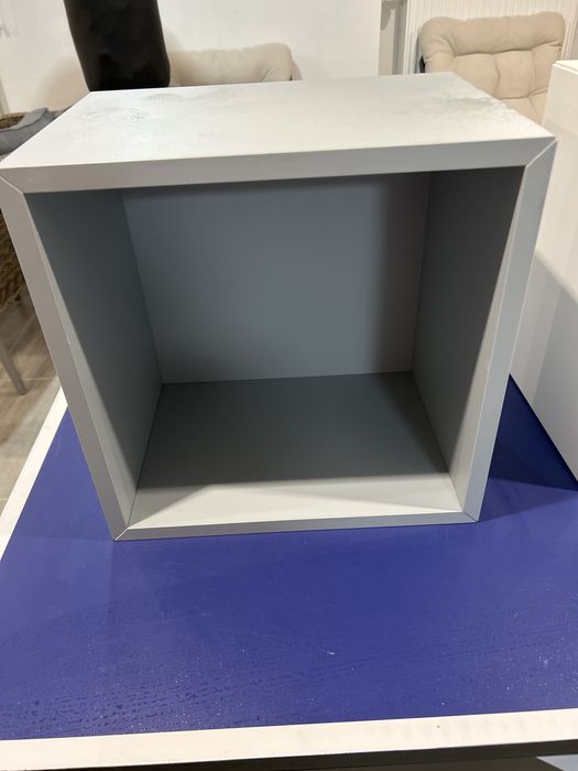 Półki Ikea w kolorze bialym i szarym 3 szt