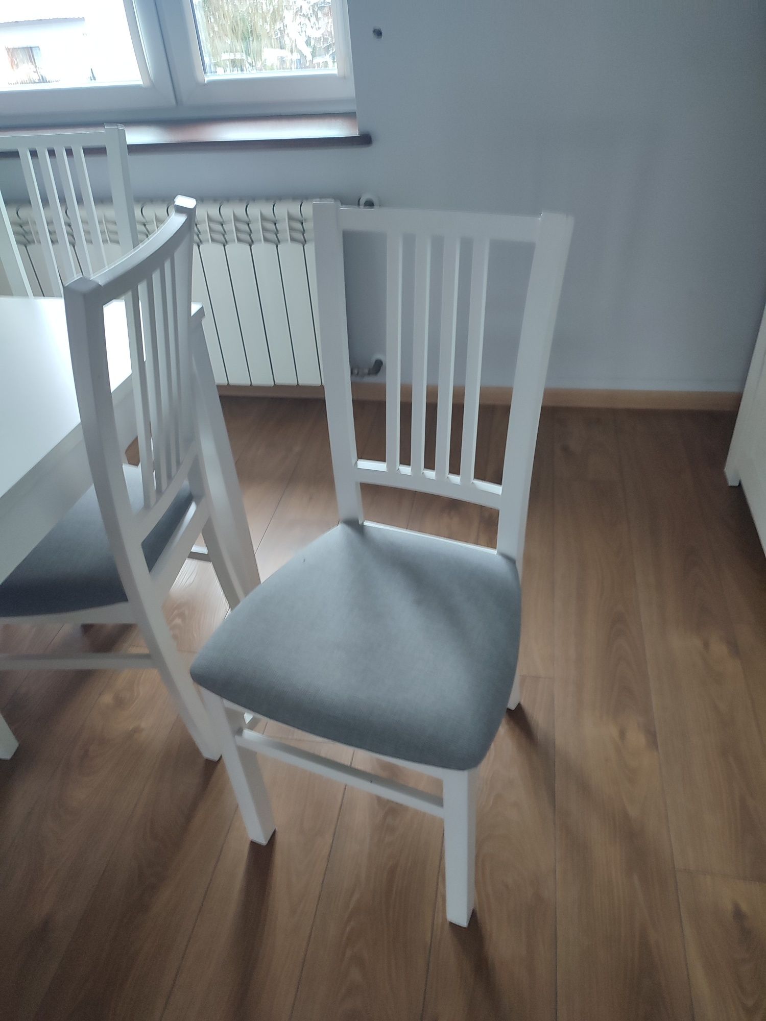 Krzesło tapicerowane białe do salonu, jadalni