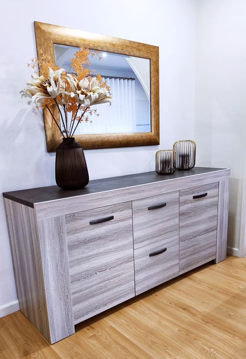 Móvel moderno usado para sala ou para o hall de entrada