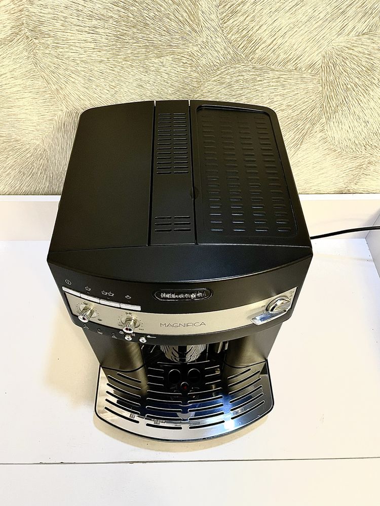 Кавоварка Delonghi Magnifica
