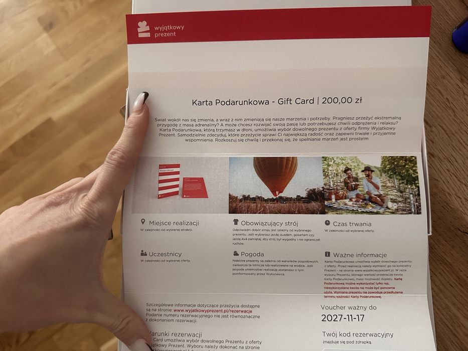 Karta podarunkowa na 200 zl.pudelko twarde biale