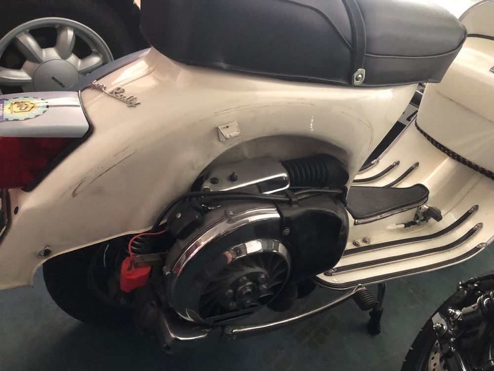 Vespa 180 rally restaurada