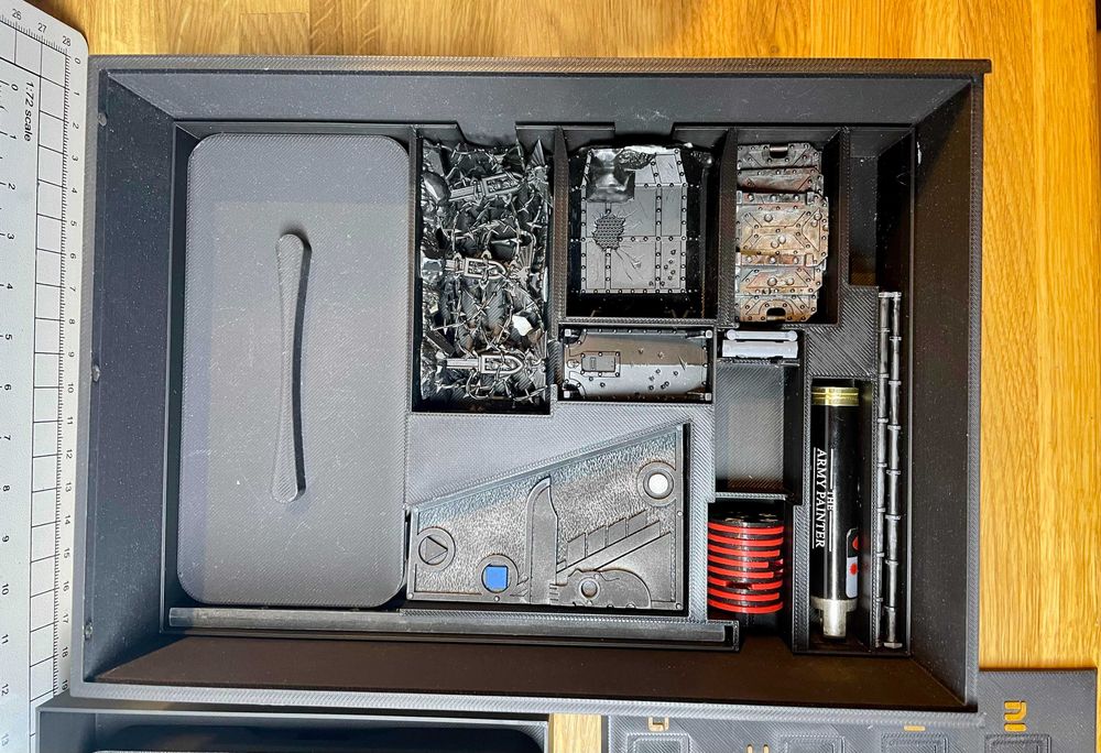 Kill Team - pudełko na ekwipunek i żetony, traker punktów i inne.