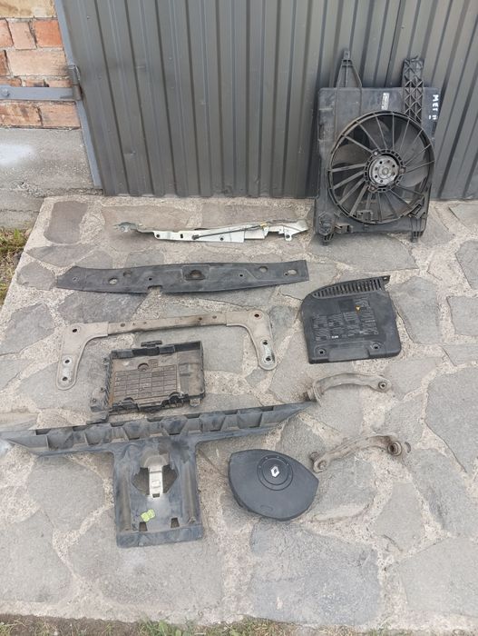 Капот Renault Megane 2