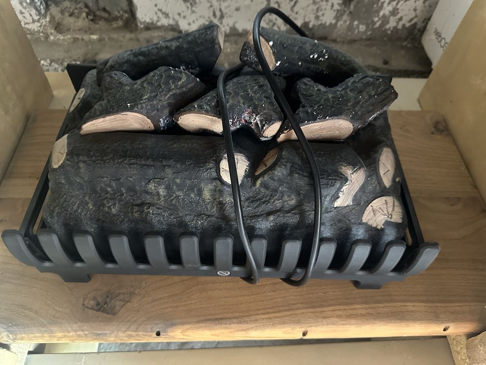 Kominek z wkladem elektrycznym