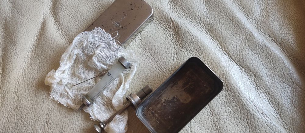 Pudełko na strzykawke Oryginal Record  strzykawka antyk PRL vintage