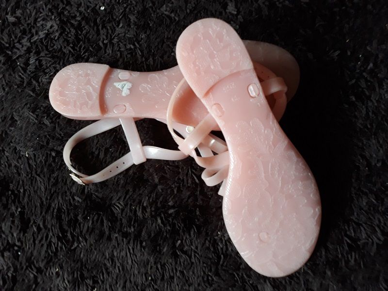 Plastikowe sandałki NOWE