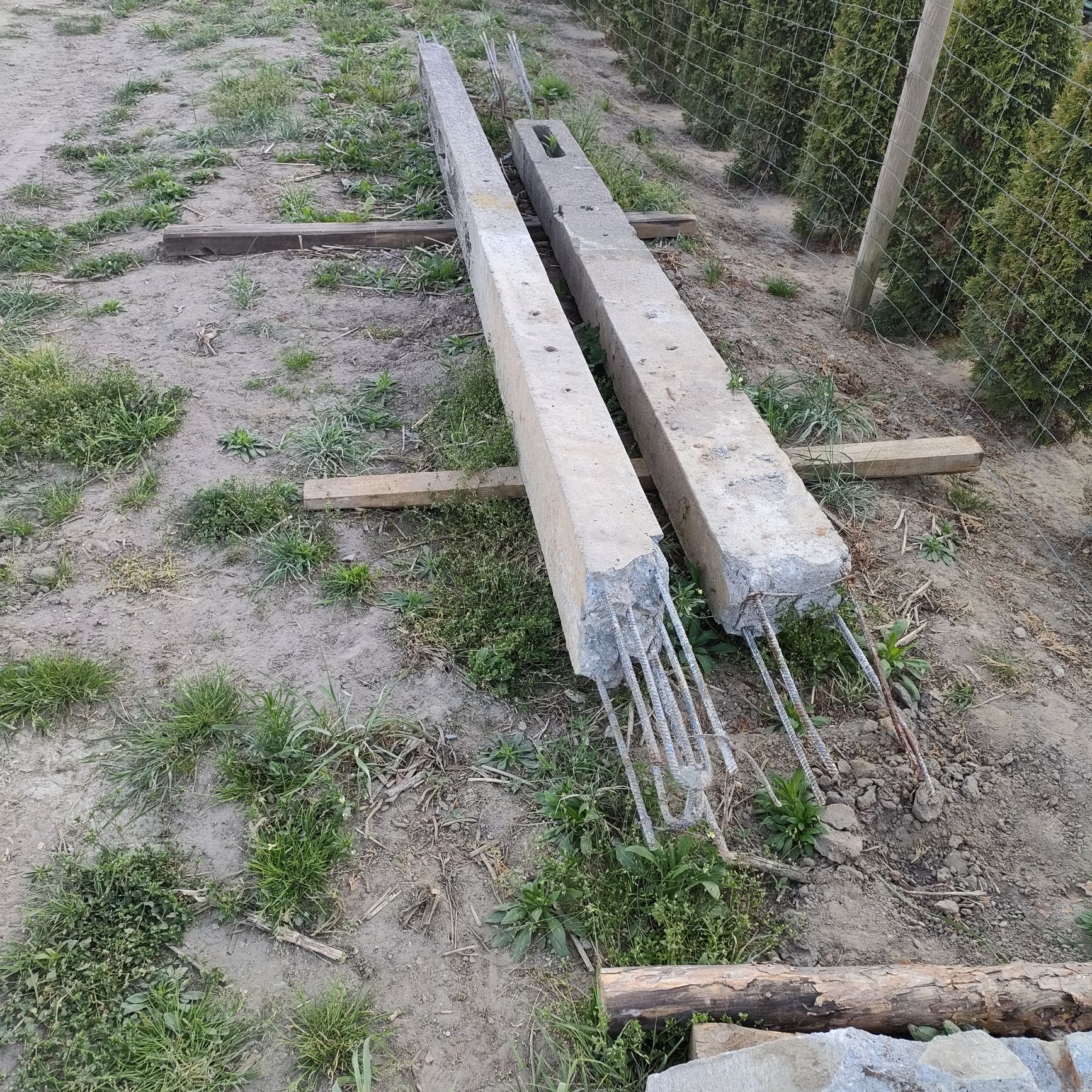 Słupy energetyczne z rozbiórki