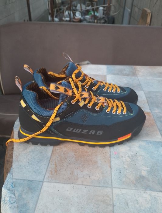 Кроссовки новые для города